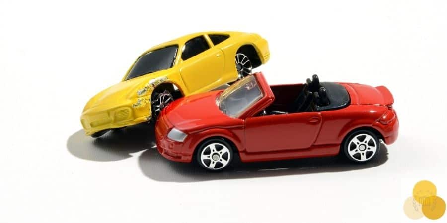 Vehicle injury & pile up car crash scene figurines